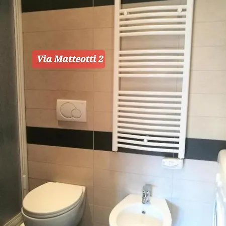 Via Matteotti & Via Carracci Apartament